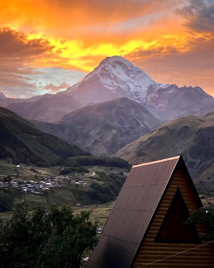Kazbegi Kuro Cottages Екстериор снимка