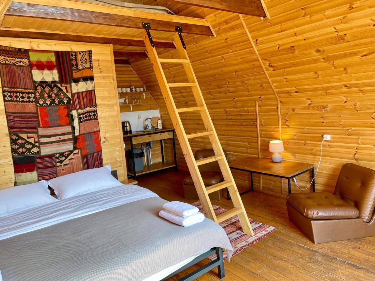 Kazbegi Kuro Cottages Екстериор снимка
