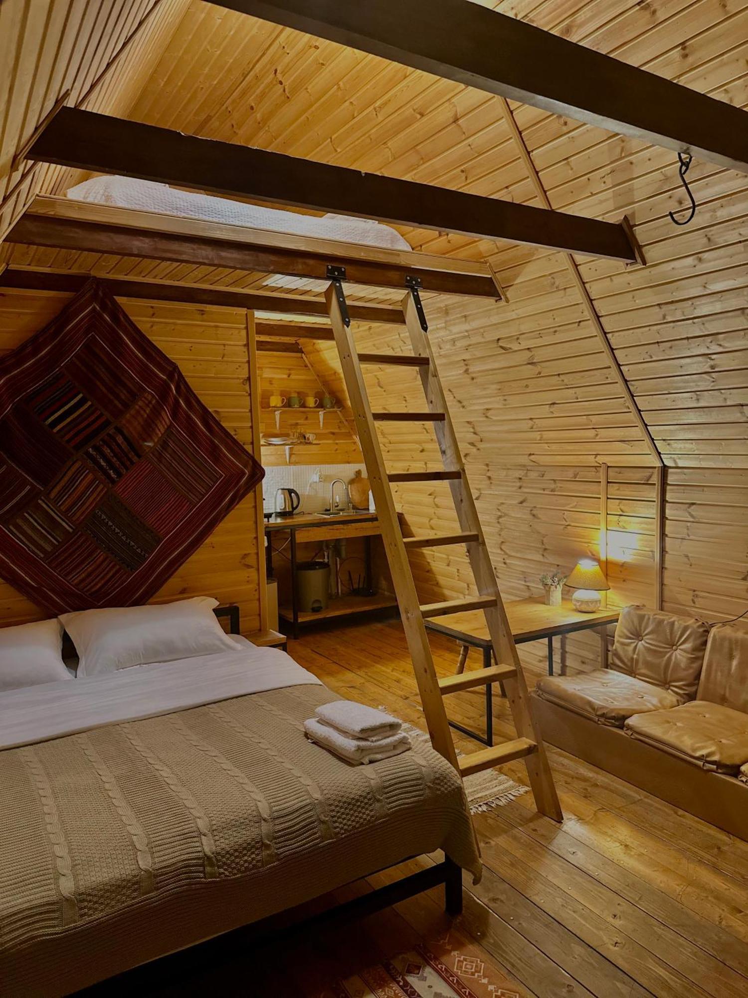 Kazbegi Kuro Cottages Екстериор снимка