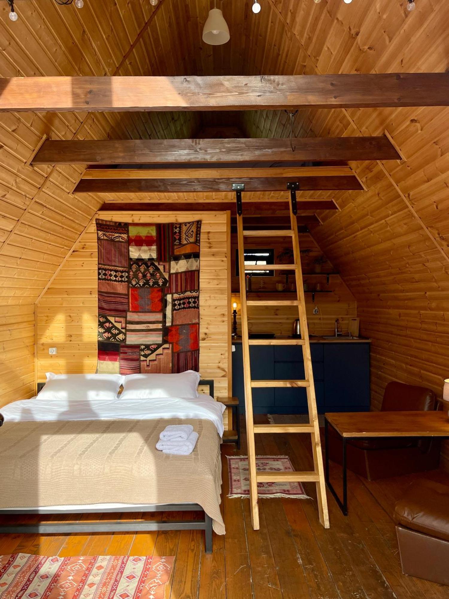 Kazbegi Kuro Cottages Екстериор снимка