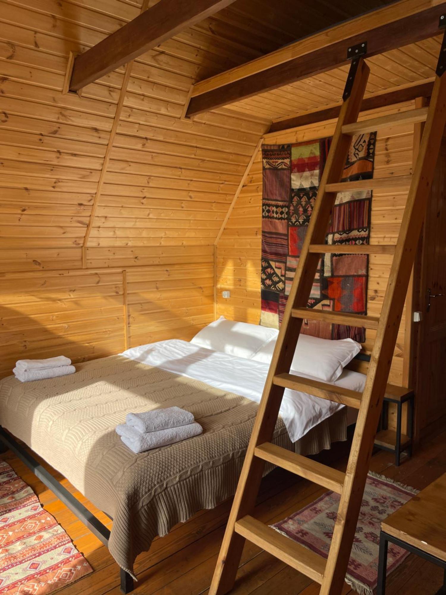 Kazbegi Kuro Cottages Екстериор снимка