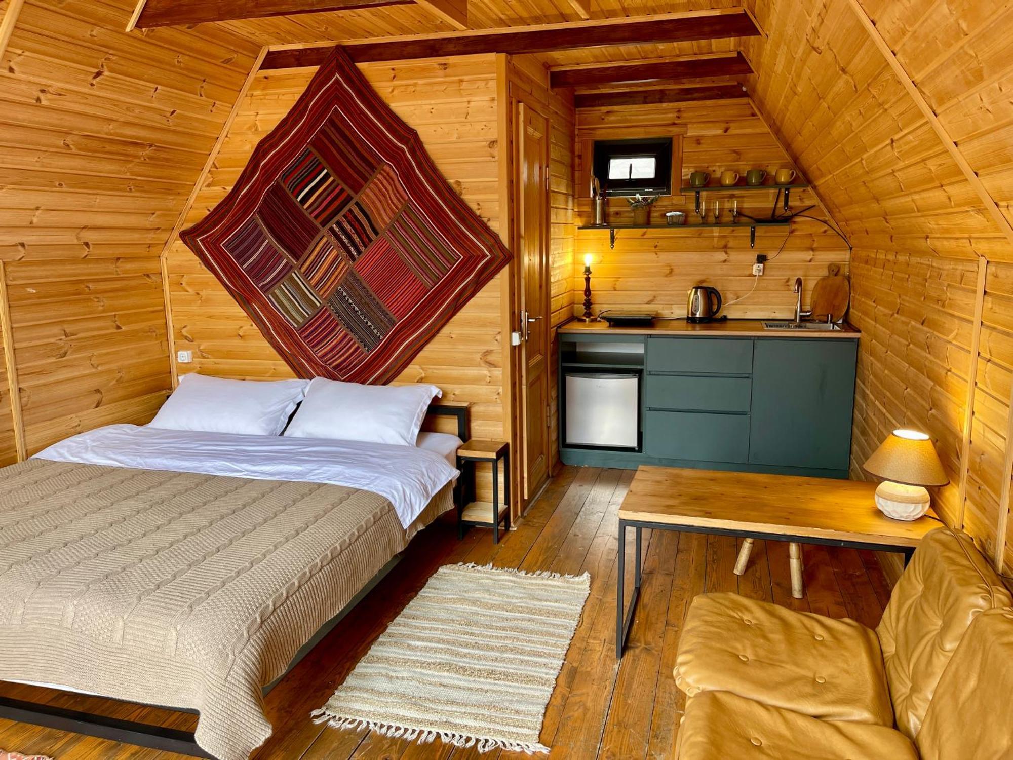 Kazbegi Kuro Cottages Екстериор снимка